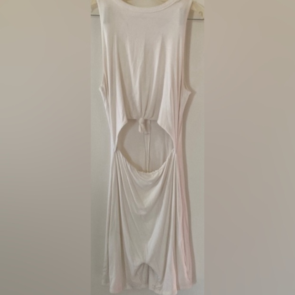 Womens  White short cut out romper, Size XL